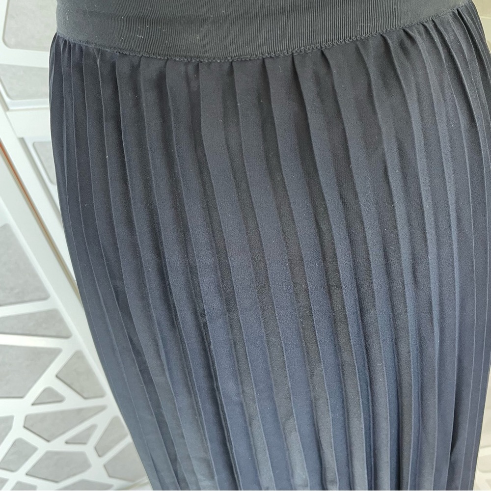 Banana Republic Pleated Midi Skirt Navy Sz 8 EUC - Picture 14 of 16